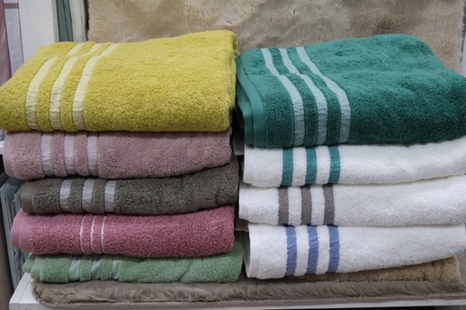 Toalha de Banho Premium – Cores Diversas com Barra de Riscas Acetinadas