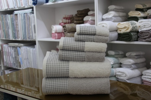 Conjunto de toalhas com padrão xadrez cinzento e branco